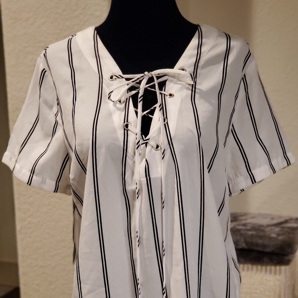 Black and white pinstripe blouse.  NWOT - Picture 11 of 16